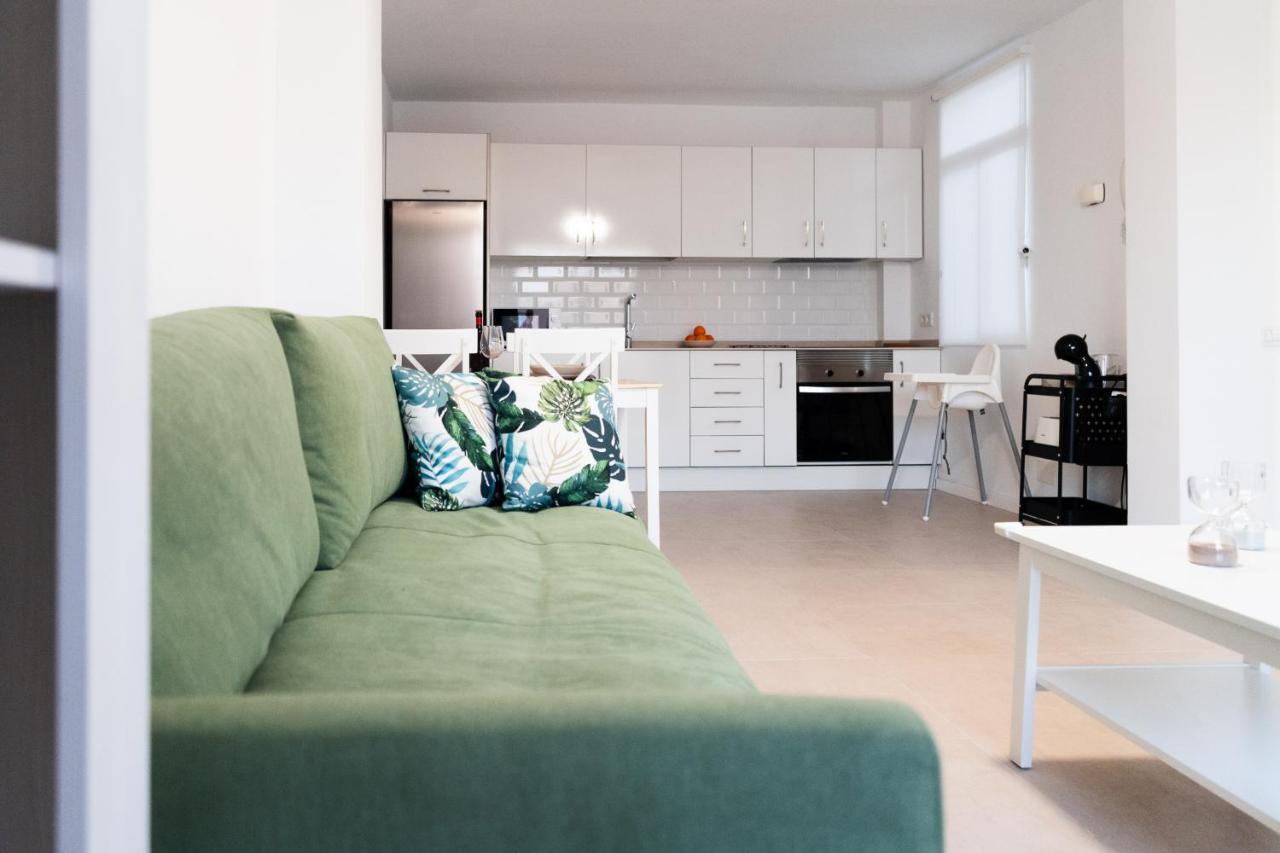 Homeforguest Atico Martina Con Terraza En Cristianos *