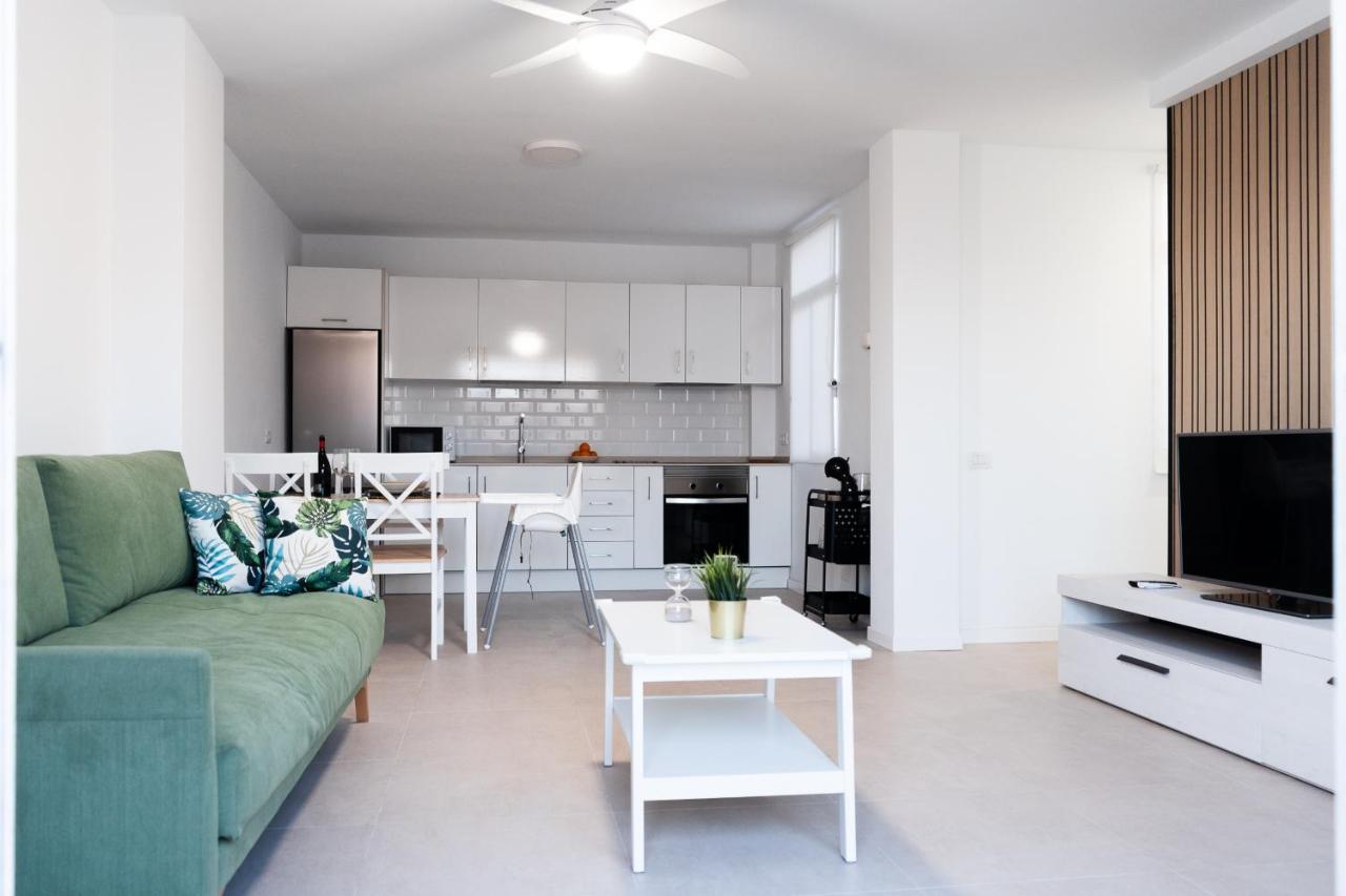 Apartment Homeforguest Atico Martina Con Terraza En Cristianos